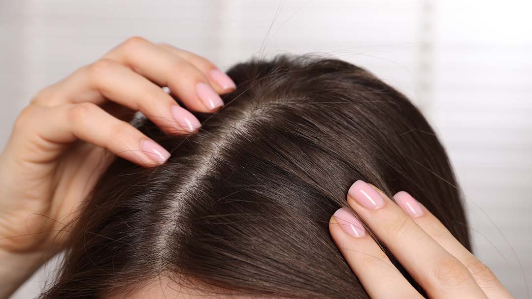 Cuando el cabello habla: señales invisibles antes de la caída