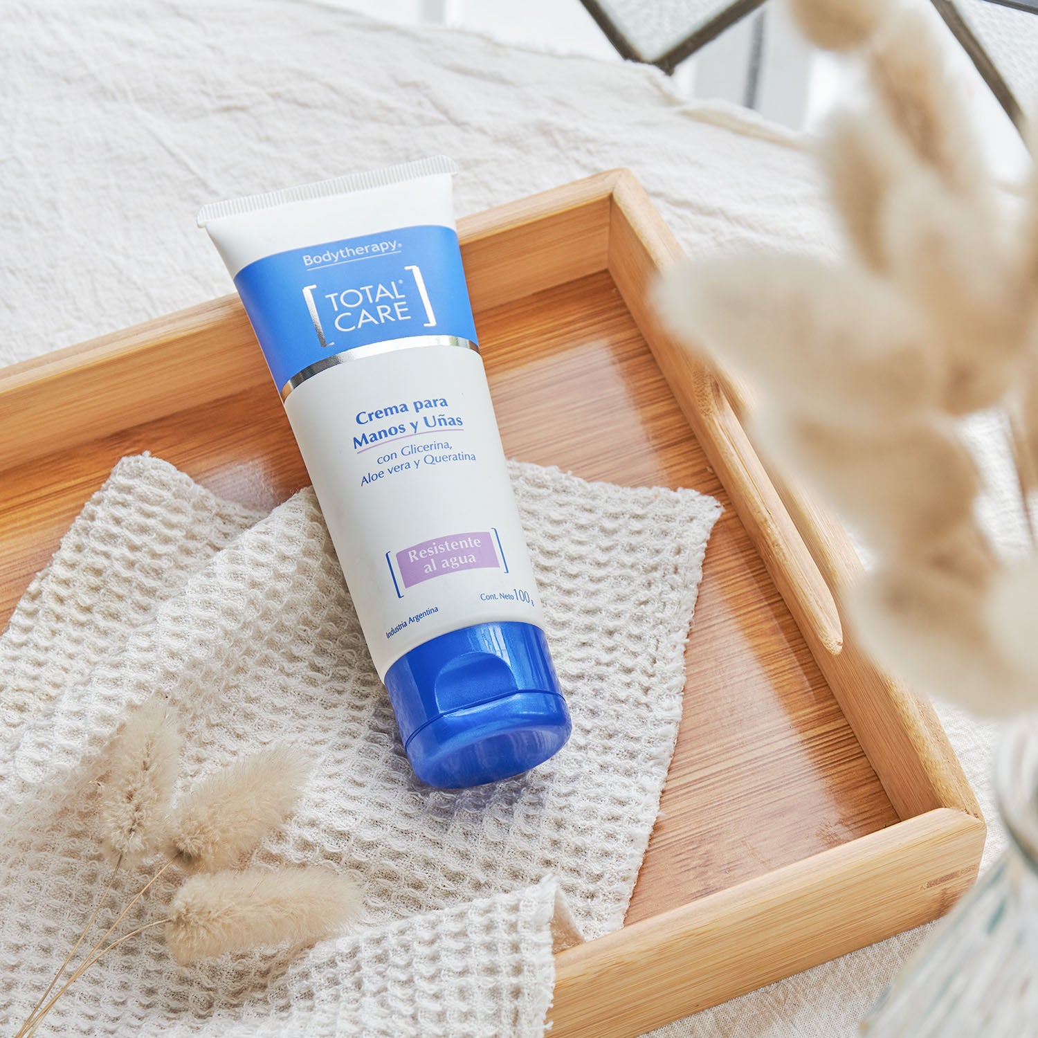 Crema para Manos y Uñas, Línea Total Care - Image 1